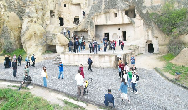 Kapadokya'da Bayram Ziyaretçisi Rekoru! 531 Bin Kişi Bölgeyi Gezdi