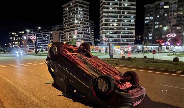 Sivas'ta Kontrolden Çıkan Araç Takla Atıp 70 Metre Sürüklendi: 6 Yaralı!