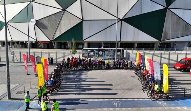 Konya'da Bisiklet Severler, Hayatını Kaybeden Bisikletçi Cihat Mert'i Anmak İçin Pedal Çevirdi