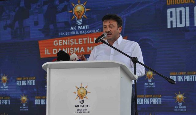 AK Parti Genel Başkan Yardımcısı Hamza Dağ'dan Muhalefete Sert Eleştiri: "Ortada Yangın Varken Tatil Yapmıyoruz