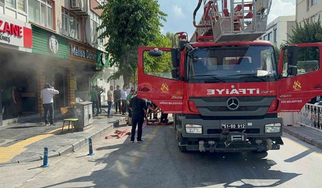 Dönerci Dükkanında Yangın: İtfaiye Ekipleri Büyümeden Söndürdü