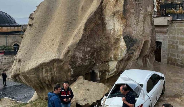 Nevşehir’de Sel ve Kaya Parçaları Araçlara Zarar Verdi