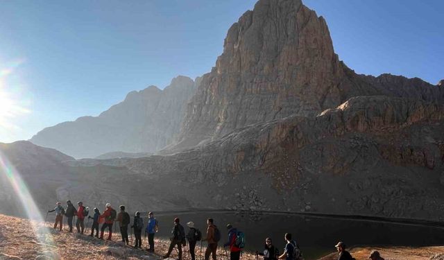 Aladağlar’daki Dağcılık Faaliyetleri ve Güvenlik Önlemleri Üzerine Önemli Açıklamalar