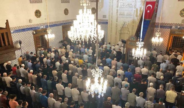 Ankara’da Mevlit Kandili İdrak Edildi: Hacı Bayram-ı Veli Camii'nde Özel Program Düzenlendi