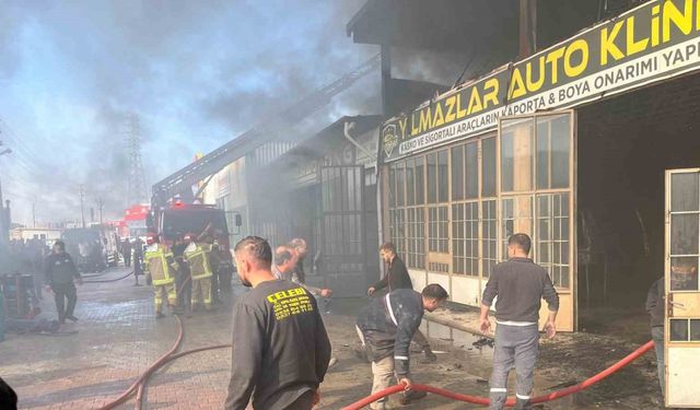 Afyonkarahisar’da Demir Doğrama Atölyesinde Yangın: 5 Dükkan Etkilendi