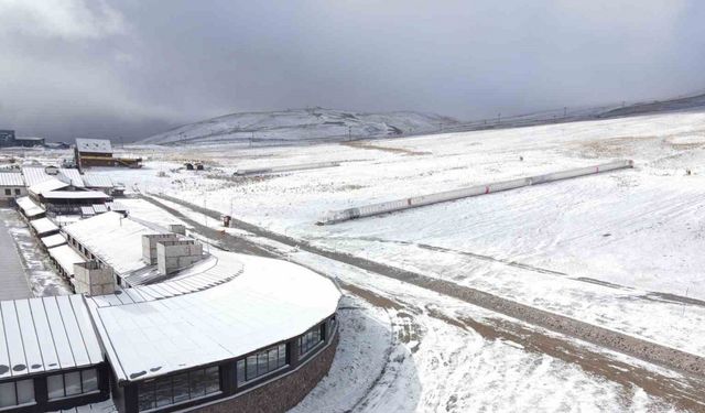 Erciyes Dağı, Yağan Karla Beyaza Büründü