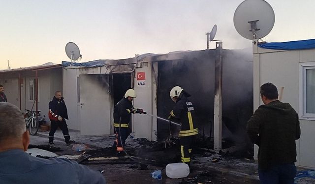 Adıyaman'da Konteynerde Çıkan Yangın Korkuttu