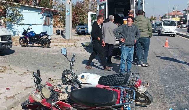 Afyonkarahisar’da Motosiklet Kazası: 2 Sürücü Ağır Yaralandı