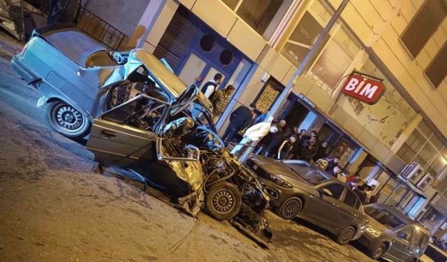 Balıkesir'de Trafik Kazası: 3 Yaralı