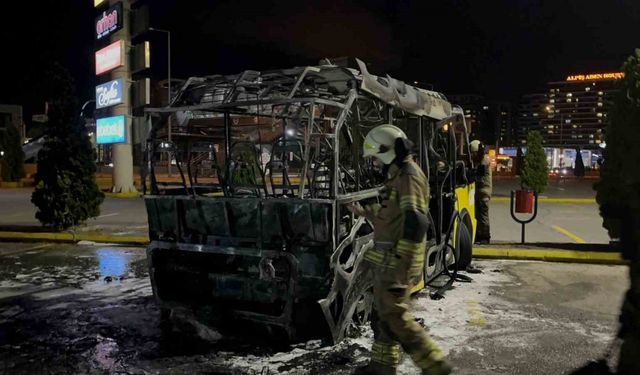 Bursa’da Belediye Midibüsü Alev Aldı