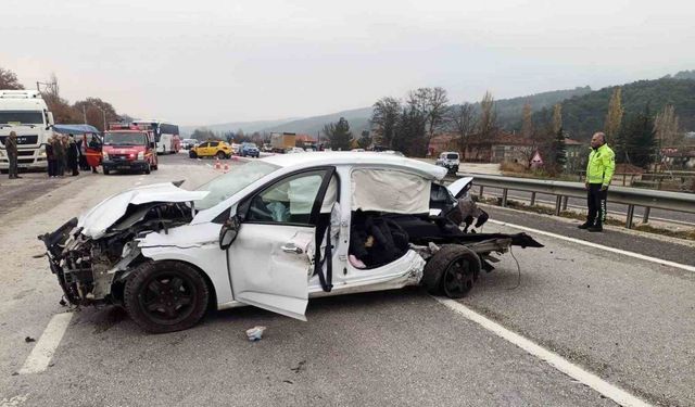 Bursa’daki Feci Kazada Kimya Öğretmeni Yeliz Efe ve Kızı Hayatını Kaybetti