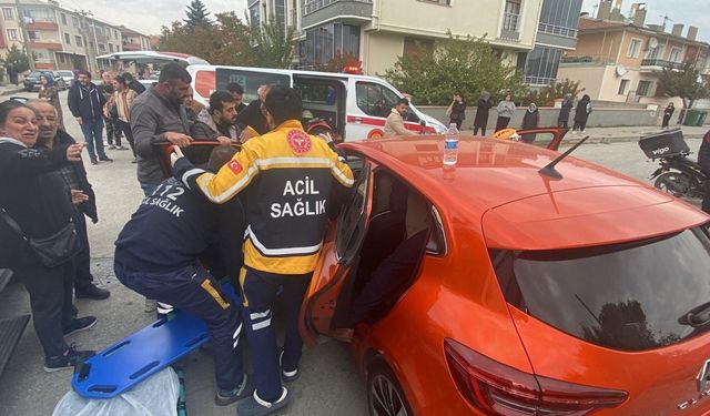 Erzincan'da Çarpışan Otomobillerde Sürücü Yaralandı