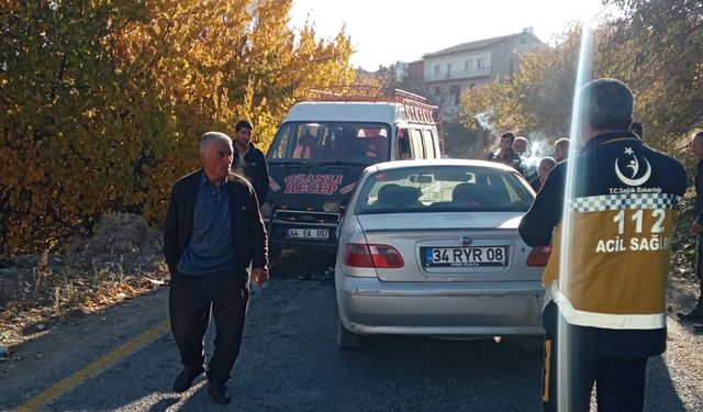 Malatya'da Minibüs ile Otomobil Çarpıştı: 2 Yaralı