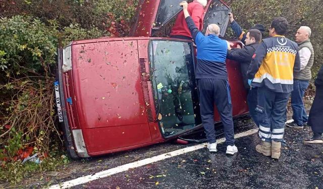 Zonguldak'da Otomobil Devrildi: 3 Yaralı