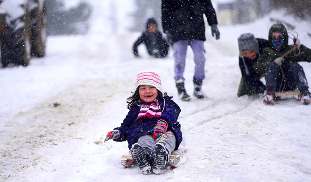 Sivas'ta Okullar Tatil Mi? 26 Kasım Salı İçin Valilikten Kar Tatili Açıklaması