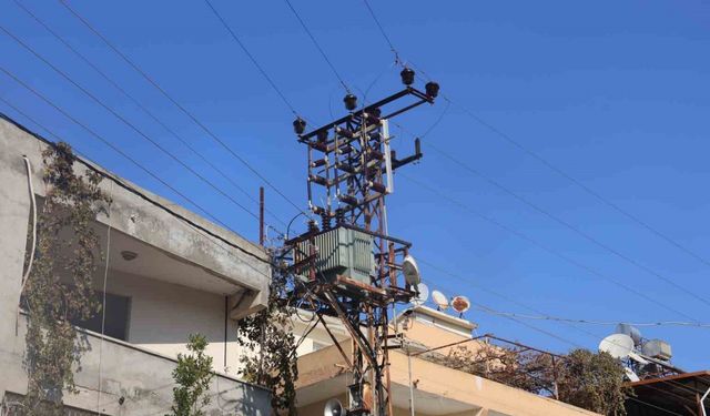 Hatay’da Elektrik Trafosu Bomba Gibi Patladı