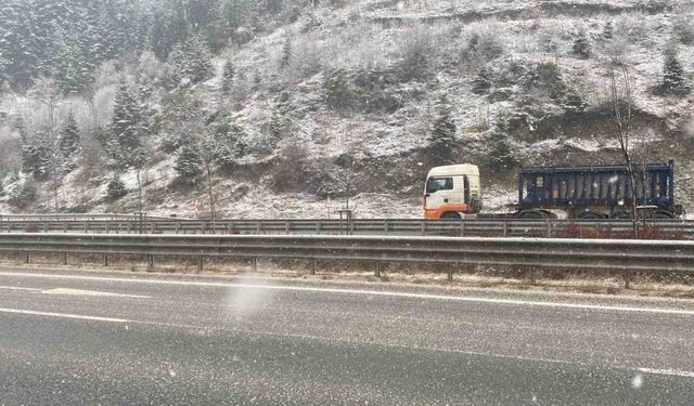 Ilgaz Dağı'nda Kar Yağışı Etkili Olmaya Başladı