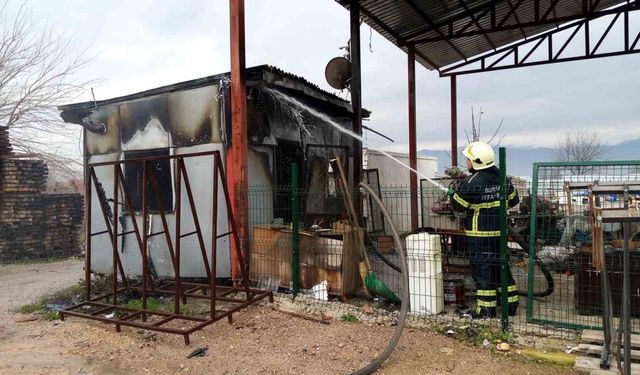 İnegöl’de Hurdacı Konteyneri Alev Alev Yandı