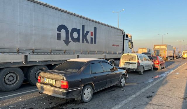 Kayseri’de Zincirleme Kazada 2 Kişi Yaralandı