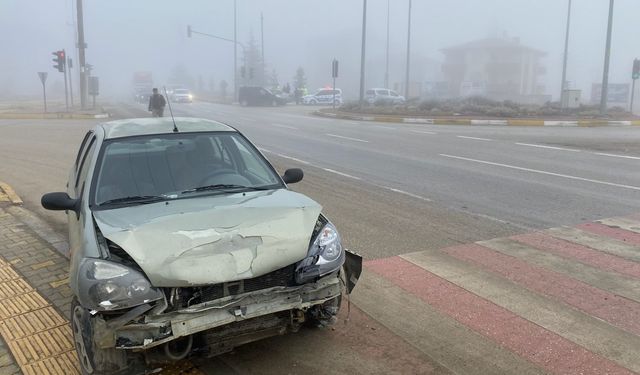 Konya'da Yoğun Sis Zincirleme Kazaya Neden Oldu: 1 Yaralı