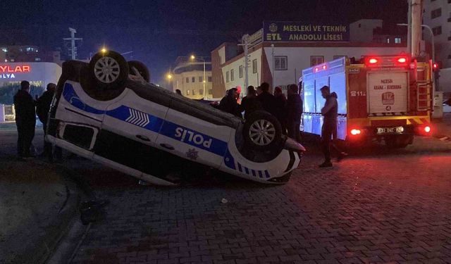 Polis Aracı Ters Döndü! Mersin Erdemli’de Faciadan Dönüldü!