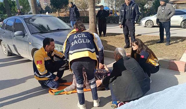 Adana’da Yaşlı Kadın Otomobilin Çarpması Sonucu Yaralandı