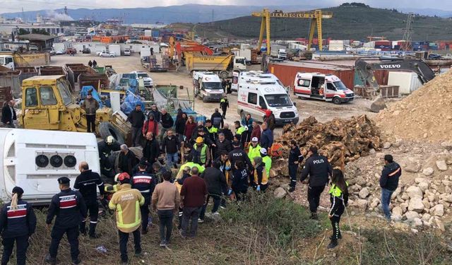 Servis Otobüsü Şarampole Yuvarlandı: 15 Yaralı