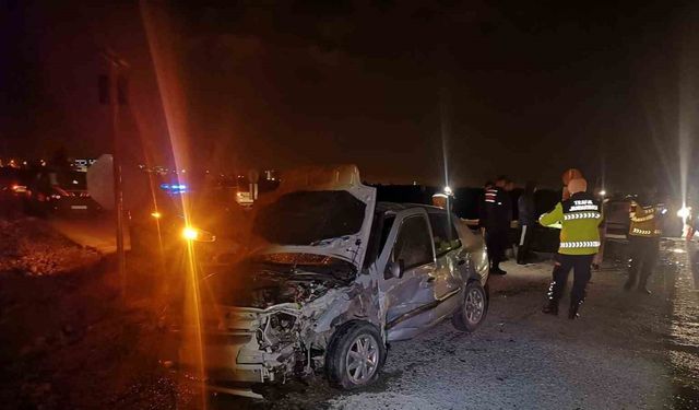 Trafik Kazasında 1 Kişi Hayatını Kaybetti, 2 Kişi Yaralandı