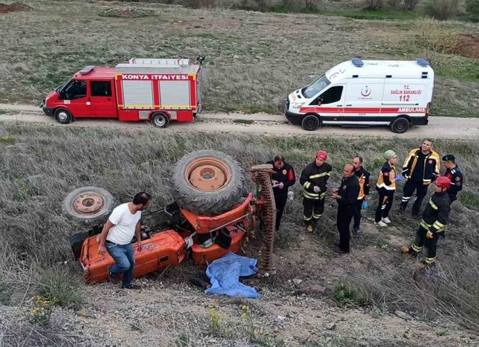 Konya Seydişehir'de Şarampole Devrilen Traktördeki Sürücü Yaşamını Yitirdi
