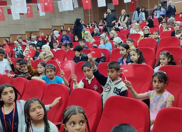 Köy Çocukları 23 Nisan'ı Sinema ve Millet Bahçesi'nde Kutladı