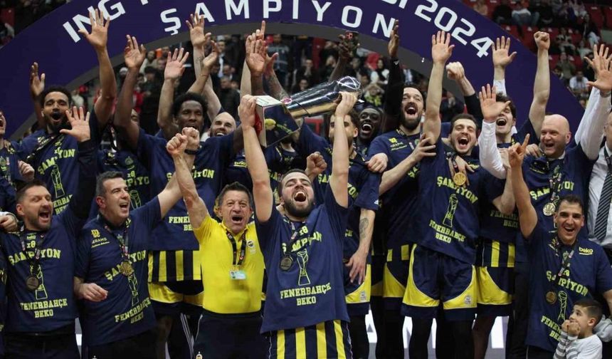 Fenerbahçe ING Türkiye Kupası'nı Müzesine Götürdü!