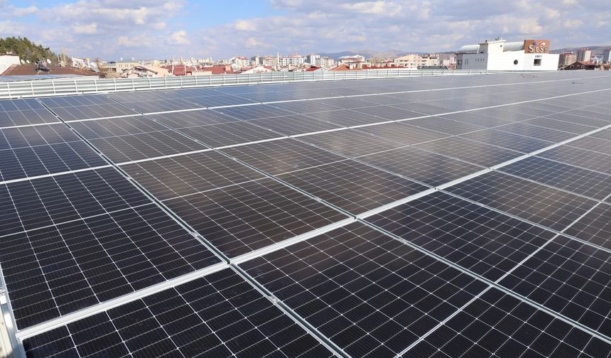 Sivas'ta Güneş Enerjisi Devrimi: Kültür Merkezleri Güneş Panelleriyle Çalışacak