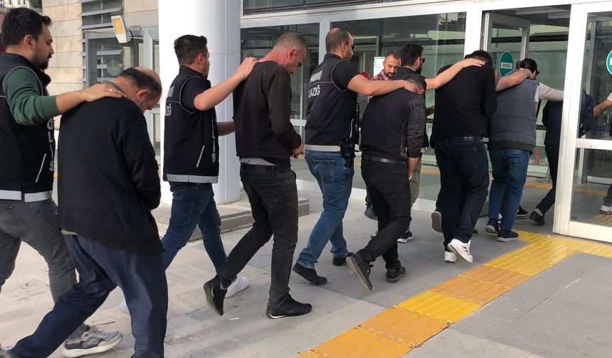Elazığ'da Uyuşturucu Operasyonu: Çok Sayıda Uyuşturucu ve Silah Ele Geçirildi