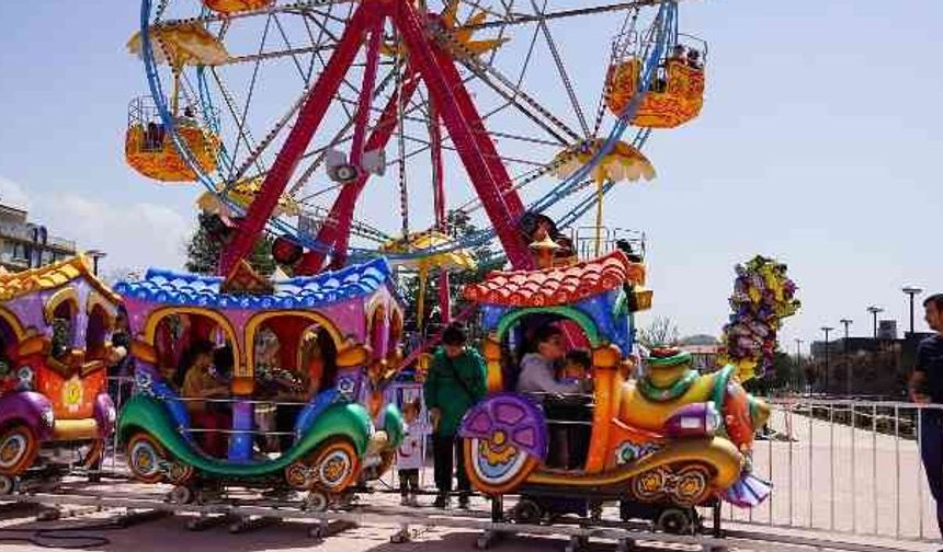 Görme Engelli Çikolatacı Sami Coşkun’un Lunapark Videoları Sosyal Medyada Viral Oldu