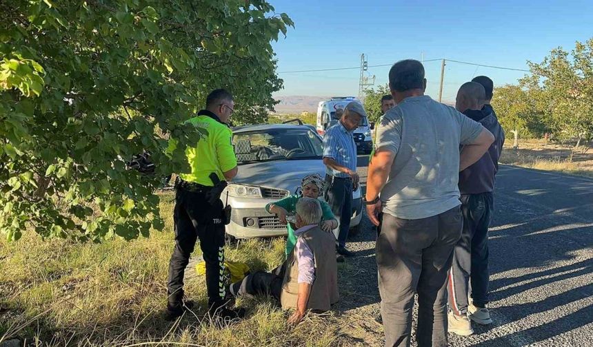 Nevşehir'de Park Halindeki Araç Namaz Kılan Adamın Üzerine Gitti: 1 Yaralı