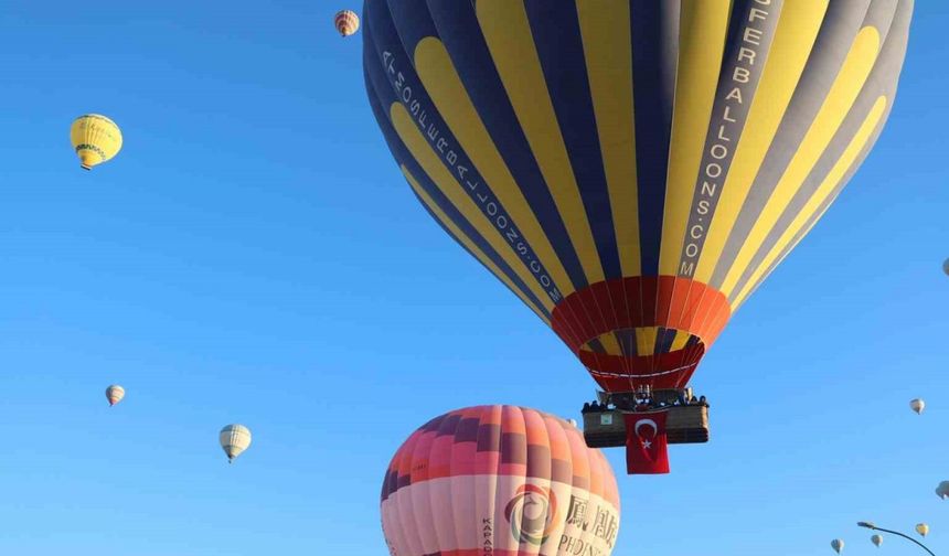 Kapadokya’da Cumhuriyet Coşkusu: Sıcak Hava Balonları Göklerde