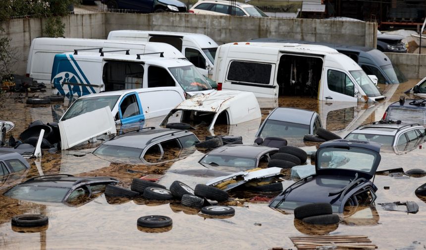 Şiddetli Yağışlar Sel Felaketine Yol Açtı: 14 Ölü