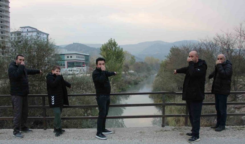 Amasya’nın Tersakan Çayı Zehir Akıyor: Mahalle Sakinlerinden Protesto