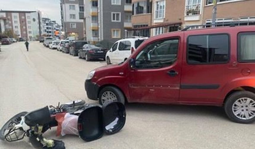 Bilecik'te Motosiklet ile Ticari Araç Çarpıştı: 1 Yaralı