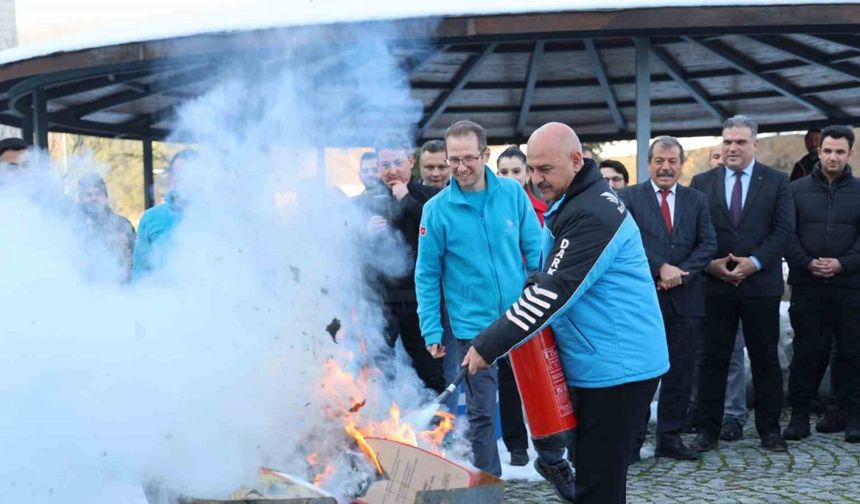 Düzce Üniversitesi’nde Yangın Tahliye Tatbikatı Gerçekleştirildi