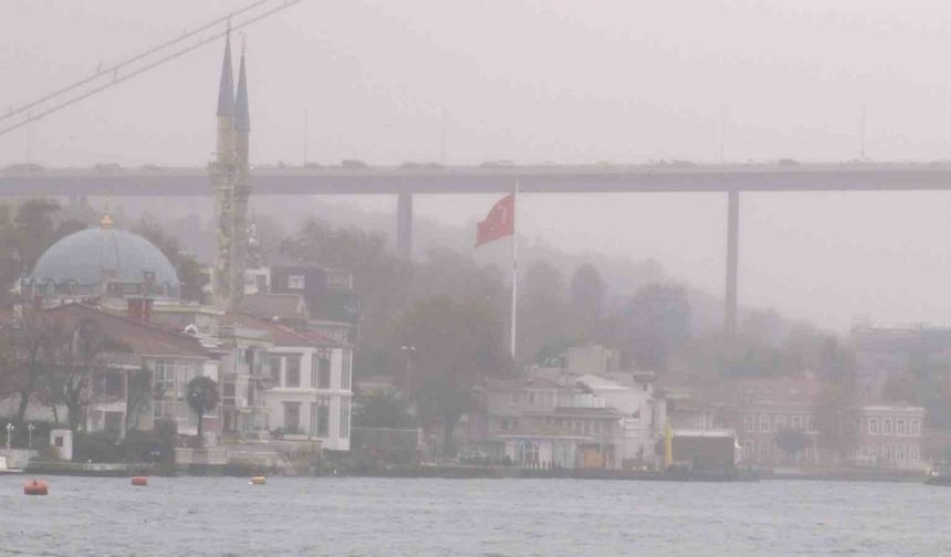 İstanbul’da Sis Manzarası Kartpostallık Görüntüler Oluşturdu