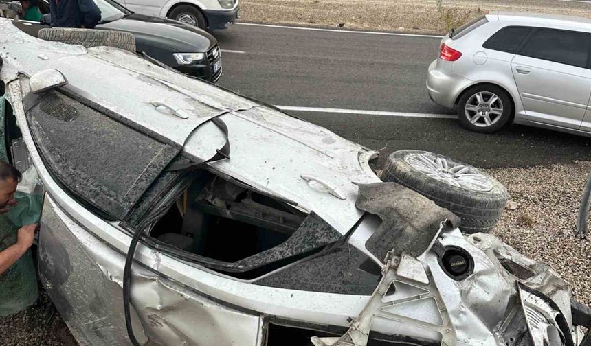 Malatya'da Otomobil Şarampole Devrildi: 5 Yaralı