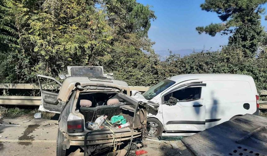 Sakarya’da Trafik Kazası: 1’i Ağır 2 Yaralı