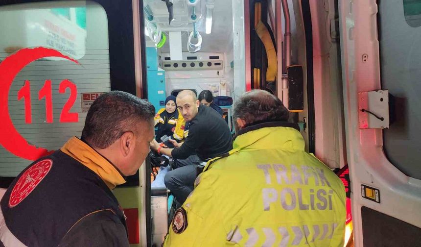 Zonguldak’ta Su Kanalına Devrilen Otomobilde 4 Kişi Yaralandı