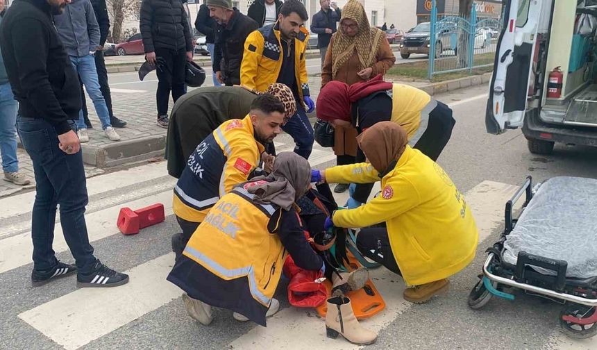 Adıyaman’da Motosikletin Yaya Çarpması Sonucu 2 Kişi Yaralandı