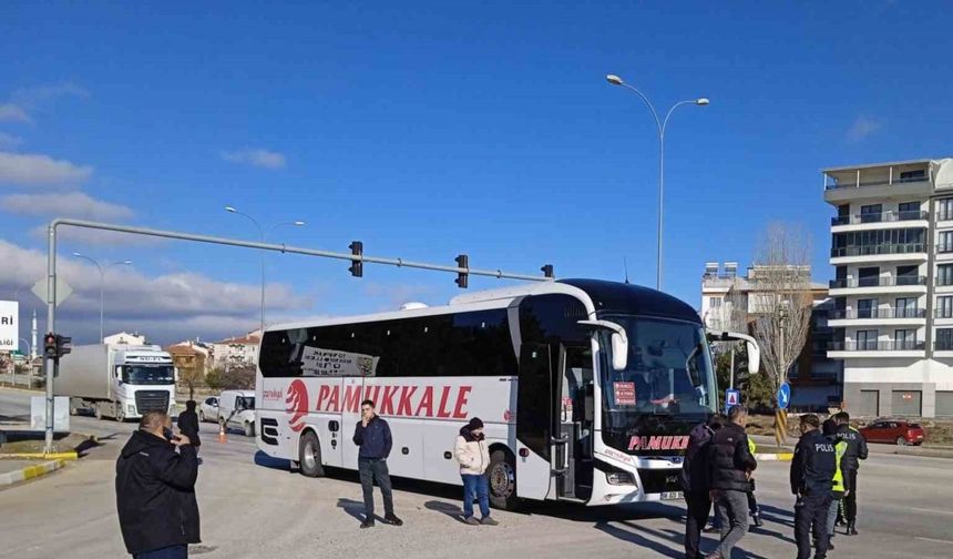 Afyonkarahisar’da Yolcu Otobüsünün Çarptığı Yaya Ağır Yaralandı