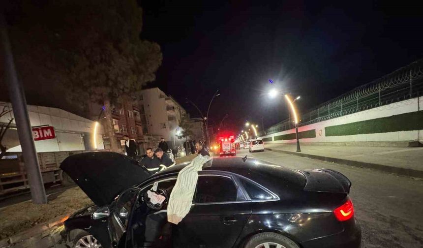 Batman’da Trafik Kazası: Sürücü İtfaiye Ekipleri Tarafından Kurtarıldı