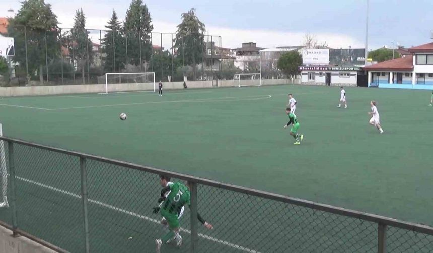 Denizli'de Liselerarası Futbol Müsabakasında Korkutan Sakatlık