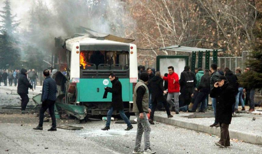 Kayseri’de 17 Aralık Bombalı Saldırısının Yıldönümünde Anma