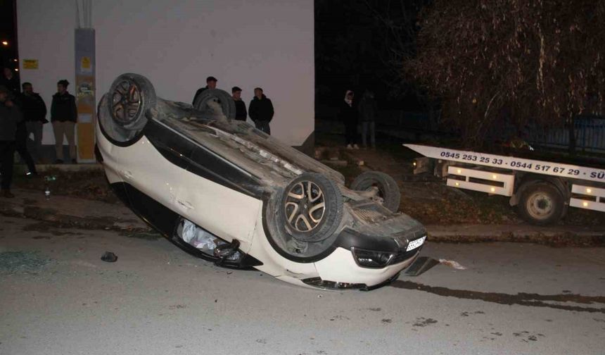 Konya Beyşehir’de İki Otomobil Çarpıştı: 3 Yaralı